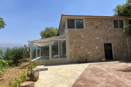 6 bedrooms, 5 bathrooms villa with pool in Lebanon